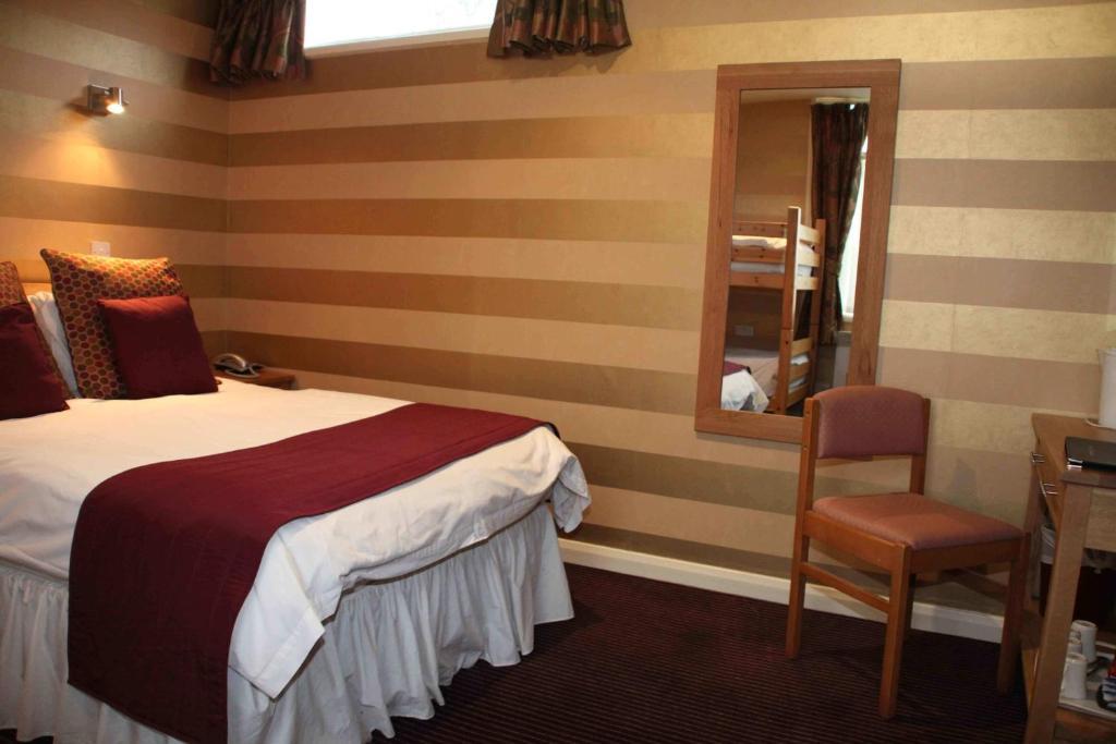 The Dog & Partridge Country Inn Ashbourne  Habitación foto
